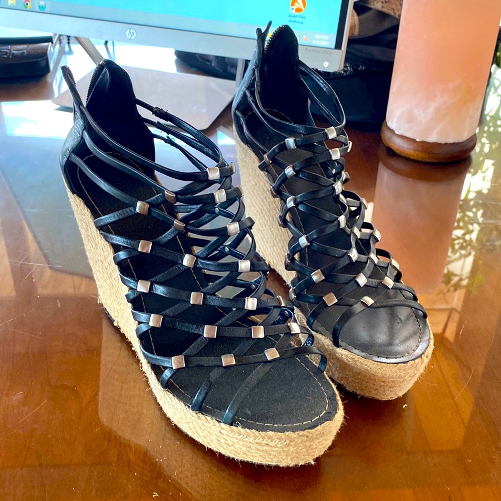 Vince Camuto Sz 10 platform espidrille